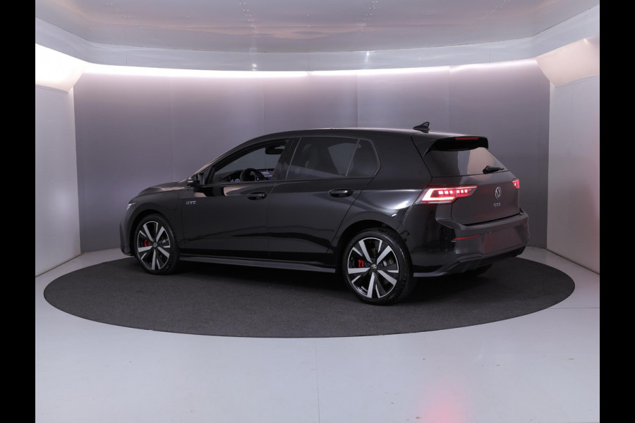 Volkswagen Golf 1.5 eHybrid GTE 272 pk Automaat (DSG) | Sportpakket | Panoramadak | Lederen bekleding | Elektr. trekhaak | Parkeersensoren | Blackstyle | Stoelverwarming |