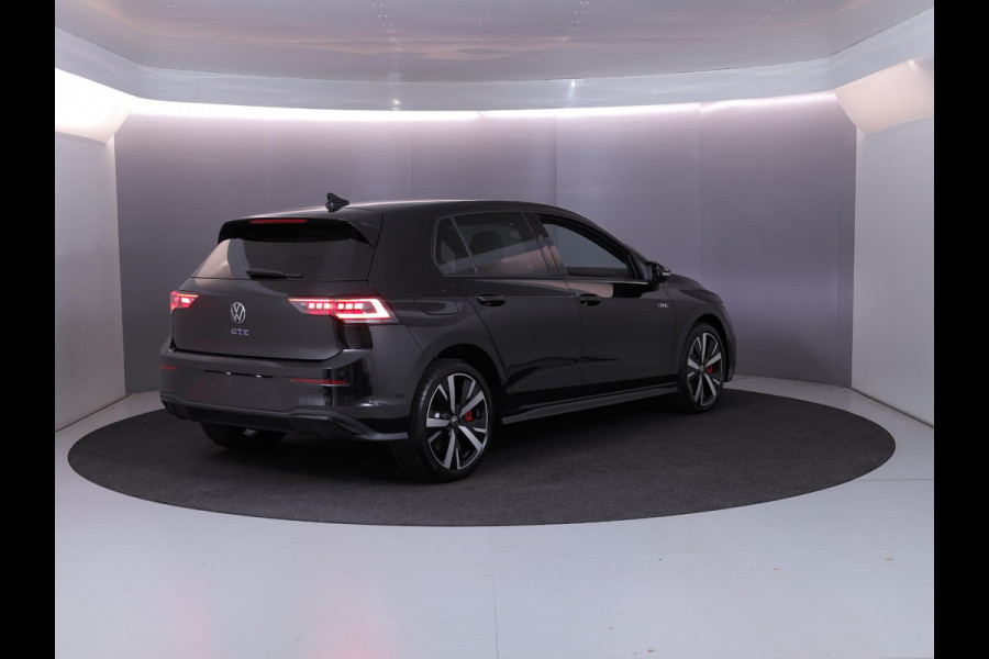 Volkswagen Golf 1.5 eHybrid GTE 272 pk Automaat (DSG) | Sportpakket | Panoramadak | Lederen bekleding | Elektr. trekhaak | Parkeersensoren | Blackstyle | Stoelverwarming |