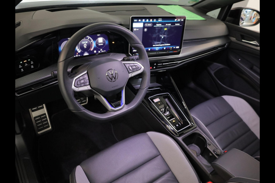 Volkswagen Golf 1.5 eHybrid GTE 272 pk Automaat (DSG) | Sportpakket | Panoramadak | Lederen bekleding | Elektr. trekhaak | Parkeersensoren | Blackstyle | Stoelverwarming |