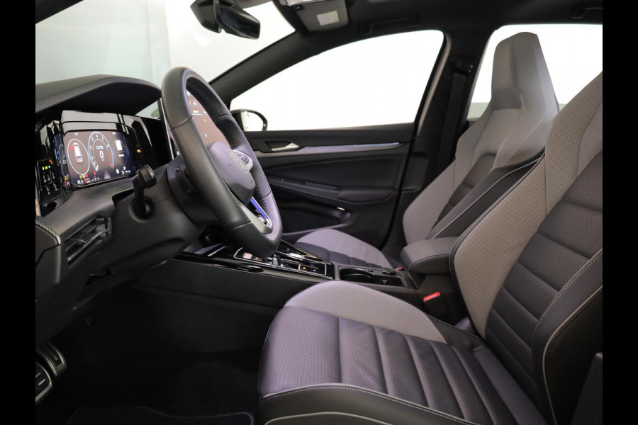 Volkswagen Golf 1.5 eHybrid GTE 272 pk Automaat (DSG) | Sportpakket | Panoramadak | Lederen bekleding | Elektr. trekhaak | Parkeersensoren | Blackstyle | Stoelverwarming |