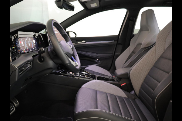 Volkswagen Golf 1.5 eHybrid GTE 272 pk Automaat (DSG) | Sportpakket | Panoramadak | Lederen bekleding | Elektr. trekhaak | Parkeersensoren | Blackstyle | Stoelverwarming |