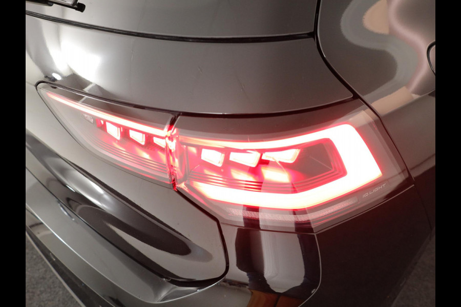 Volkswagen Golf 1.5 eHybrid GTE 272 pk Automaat (DSG) | Sportpakket | Panoramadak | Lederen bekleding | Elektr. trekhaak | Parkeersensoren | Blackstyle | Stoelverwarming |