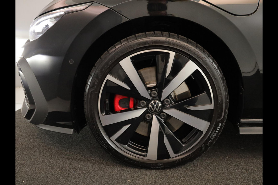 Volkswagen Golf 1.5 eHybrid GTE 272 pk Automaat (DSG) | Sportpakket | Panoramadak | Lederen bekleding | Elektr. trekhaak | Parkeersensoren | Blackstyle | Stoelverwarming |