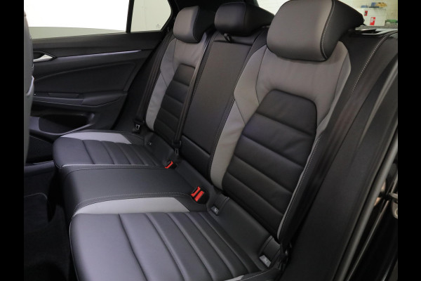 Volkswagen Golf 1.5 eHybrid GTE 272 pk Automaat (DSG) | Sportpakket | Panoramadak | Lederen bekleding | Elektr. trekhaak | Parkeersensoren | Blackstyle | Stoelverwarming |