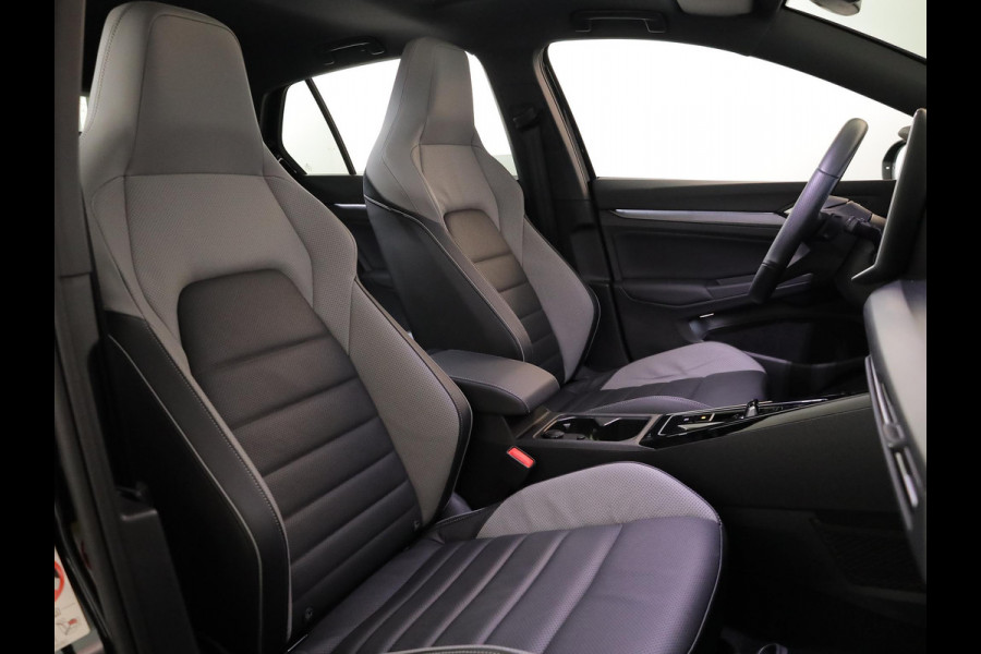 Volkswagen Golf 1.5 eHybrid GTE 272 pk Automaat (DSG) | Sportpakket | Panoramadak | Lederen bekleding | Elektr. trekhaak | Parkeersensoren | Blackstyle | Stoelverwarming |