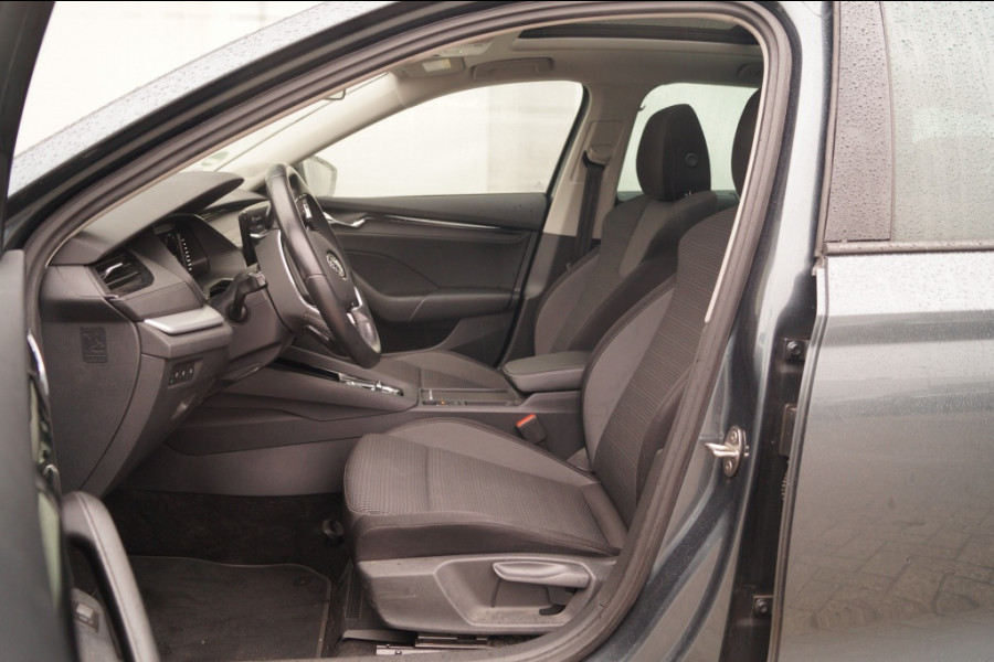 Škoda Octavia Combi 1.0 TSI 110pk DSG Business Edition -PANO-ECC-CAM-