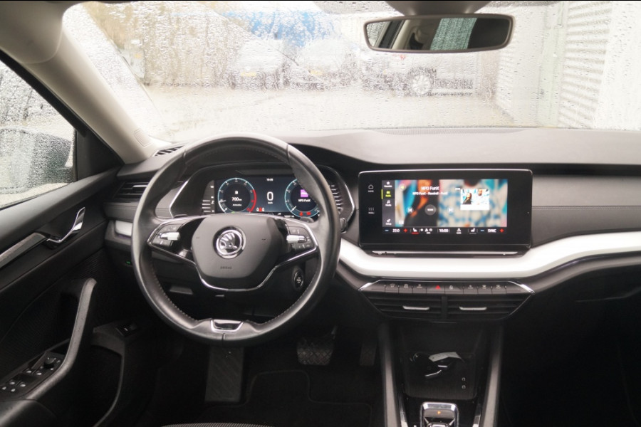 Škoda Octavia Combi 1.0 TSI 110pk DSG Business Edition -PANO-ECC-CAM-