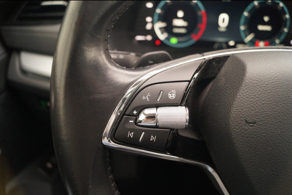 Škoda Octavia Combi 1.0 TSI 110pk DSG Business Edition -PANO-ECC-CAM-