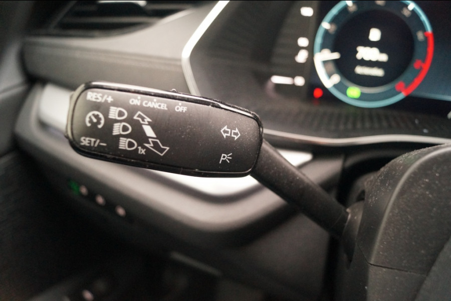 Škoda Octavia Combi 1.0 TSI 110pk DSG Business Edition -PANO-ECC-CAM-