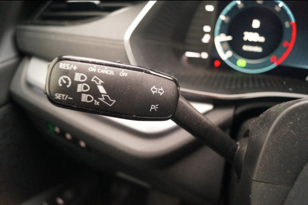 Škoda Octavia Combi 1.0 TSI 110pk DSG Business Edition -PANO-ECC-CAM-