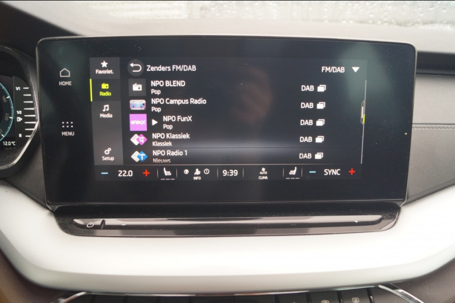 Škoda Octavia Combi 1.0 TSI 110pk DSG Business Edition -PANO-ECC-CAM-