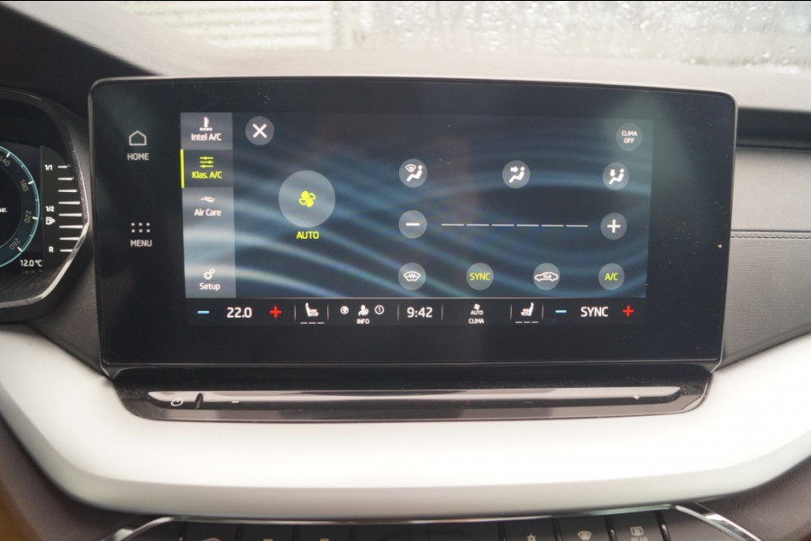 Škoda Octavia Combi 1.0 TSI 110pk DSG Business Edition -PANO-ECC-CAM-