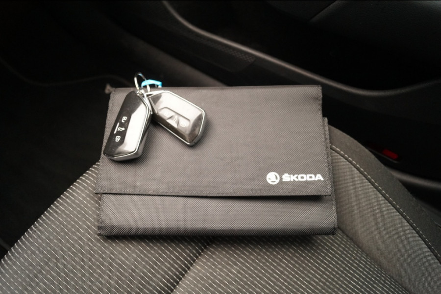 Škoda Octavia Combi 1.0 TSI 110pk DSG Business Edition -PANO-ECC-CAM-