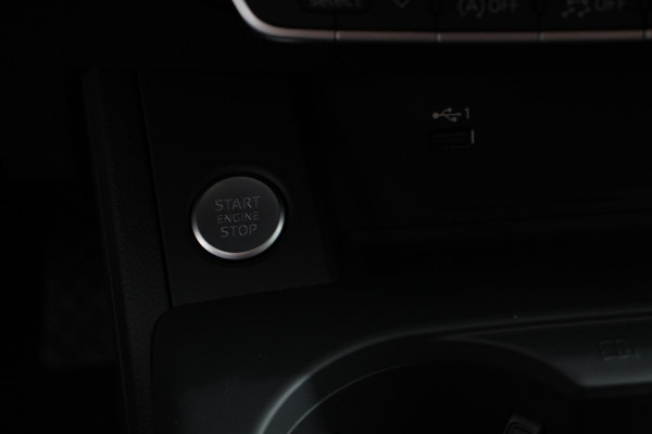 Audi A4 Avant 40 TFSI 190pk S-Tronic Advanced Prestige Plus | Navigatie | Climate Control | Tour pakket | Adaptive Cruise Control | Electrisch bedienbare achterklep | Led | Dab | Parkeer sensoren V+A | Digitale Cockpit