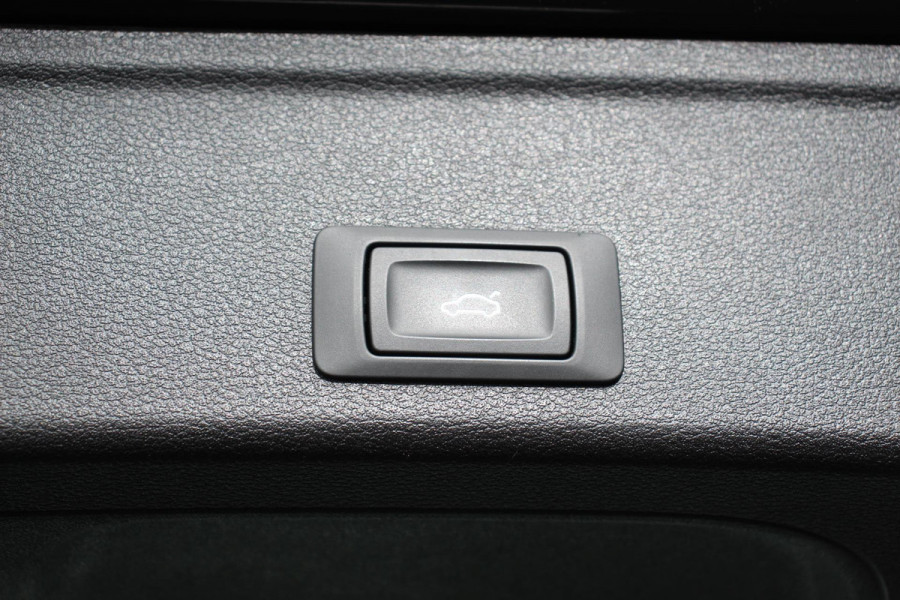 Audi A4 Avant 40 TFSI 190pk S-Tronic Advanced Prestige Plus | Navigatie | Climate Control | Tour pakket | Adaptive Cruise Control | Electrisch bedienbare achterklep | Led | Dab | Parkeer sensoren V+A | Digitale Cockpit