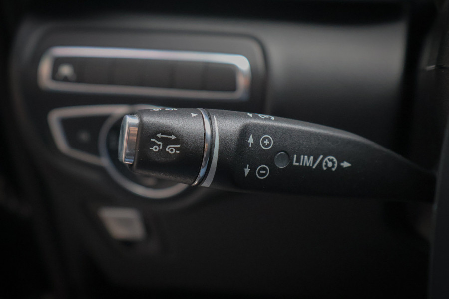 Mercedes-Benz V-Klasse 300d Extra Lang DC Avantgarde Edition | STOELVERWARMING | ADPATIVE CRUISE |