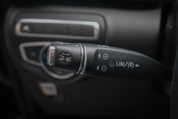 Mercedes-Benz V-Klasse 300d Extra Lang DC Avantgarde Edition | STOELVERWARMING | ADPATIVE CRUISE |