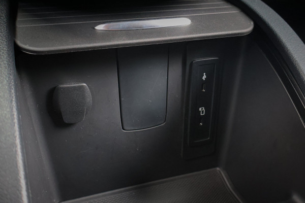 Mercedes-Benz V-Klasse 300d Extra Lang DC Avantgarde Edition | STOELVERWARMING | ADPATIVE CRUISE |