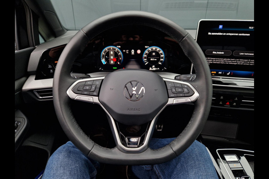 Volkswagen Golf 8.5 1.5 eTSI 150pk dsg 50 Edition/Pano/IQ drive/Full