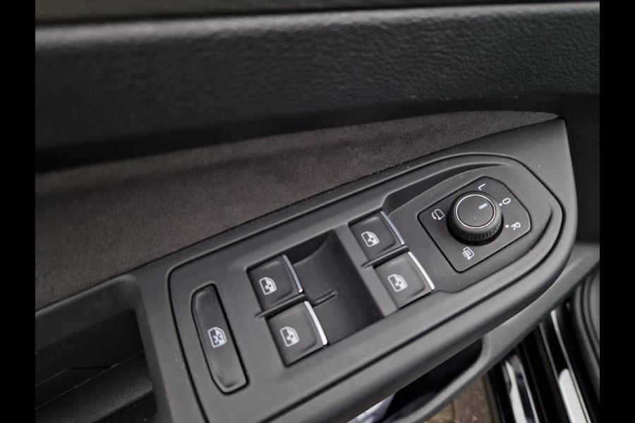 Volkswagen Golf 8.5 1.5 eTSI 150pk dsg 50 Edition/Pano/IQ drive/Full