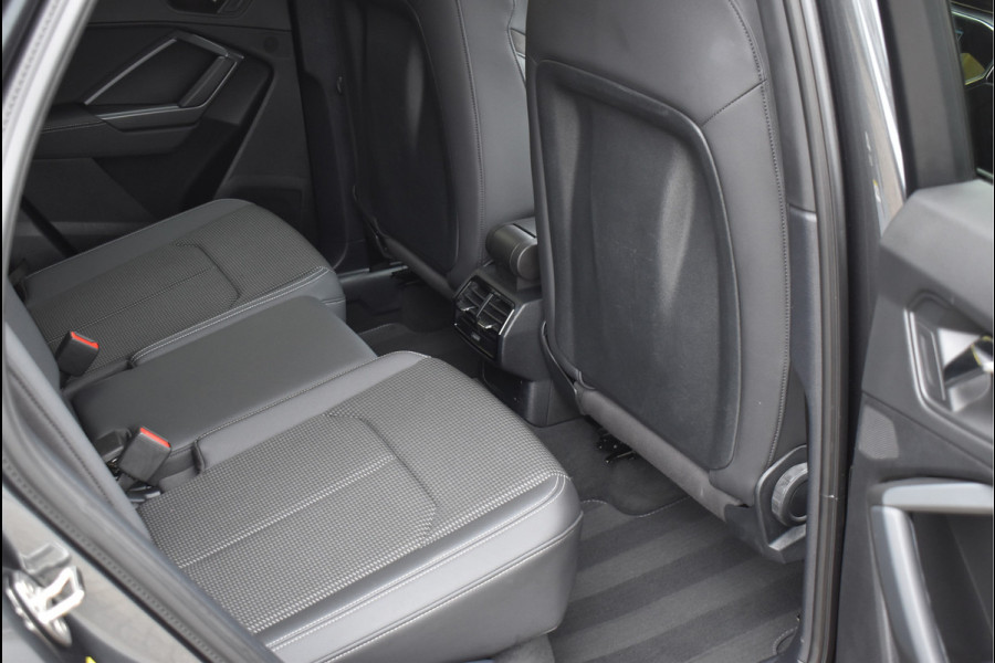 Audi Q3 Sportback 45 TFSI e S-Line 245 Pk Navi Sfeerverlichting Full Led Keyless Trekhaak 20 Inch Unieke staat