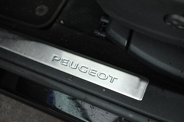 Peugeot 5008 1.5 BlueHDI GT Pack Business Automaat, 7 Persoons, Navigatie