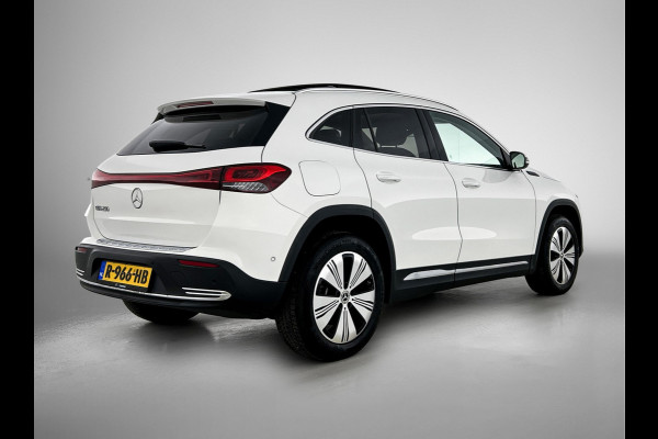 Mercedes-Benz EQA 250 Luxury 67 kWh | Achteruitrij camera | Stoelverwarming | Panoramadak | Navigatie | Sfeerverlichting | Cruis control |  Inclusief 24 maanden Mercedes-Benz Certified garantie voor Europa.