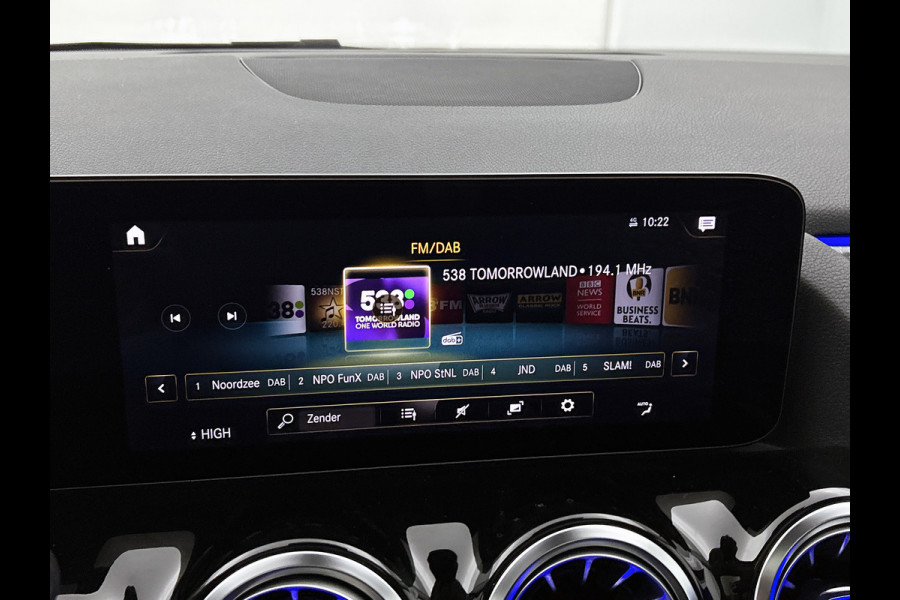 Mercedes-Benz EQA 250 Luxury 67 kWh | Achteruitrij camera | Stoelverwarming | Panoramadak | Navigatie | Sfeerverlichting | Cruis control |  Inclusief 24 maanden Mercedes-Benz Certified garantie voor Europa.