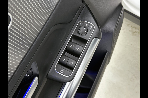 Mercedes-Benz EQA 250 Luxury 67 kWh | Achteruitrij camera | Stoelverwarming | Panoramadak | Navigatie | Sfeerverlichting | Cruis control |  Inclusief 24 maanden Mercedes-Benz Certified garantie voor Europa.