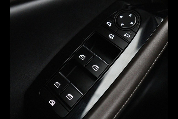 Mazda CX-30 2.0 e-SkyActiv-X M Hybrid Luxury | Leder | Stoelverwarming | Head-Up | Adaptive cruise | Camera | BOSE Sound | Carplay | Navigatie | Keyless | Full LED | Memory | Parkeerhulp