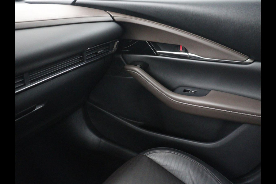 Mazda CX-30 2.0 e-SkyActiv-X M Hybrid Luxury | Leder | Stoelverwarming | Head-Up | Adaptive cruise | Camera | BOSE Sound | Carplay | Navigatie | Keyless | Full LED | Memory | Parkeerhulp