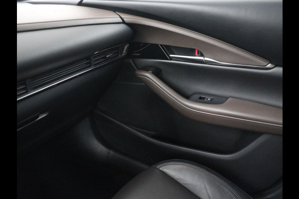 Mazda CX-30 2.0 e-SkyActiv-X M Hybrid Luxury | Leder | Stoelverwarming | Head-Up | Adaptive cruise | Camera | BOSE Sound | Carplay | Navigatie | Keyless | Full LED | Memory | Parkeerhulp