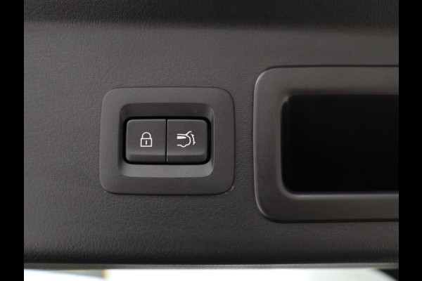 Mazda CX-30 2.0 e-SkyActiv-X M Hybrid Luxury | Leder | Stoelverwarming | Head-Up | Adaptive cruise | Camera | BOSE Sound | Carplay | Navigatie | Keyless | Full LED | Memory | Parkeerhulp