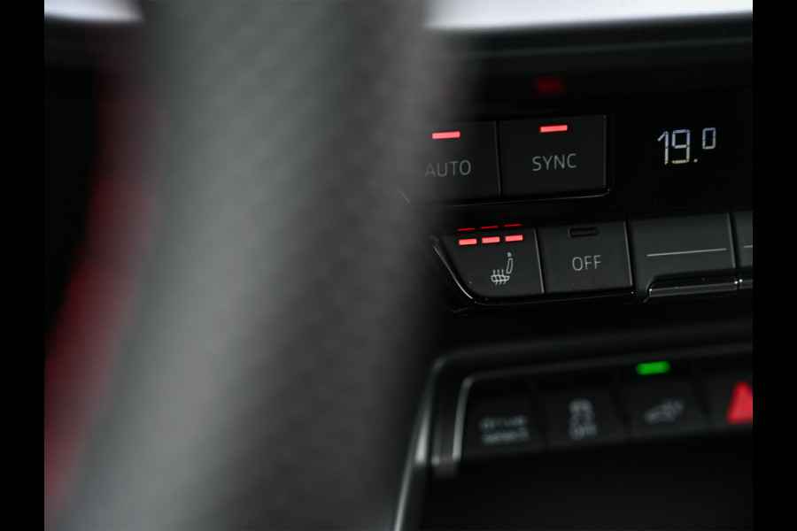 Audi A3 Sportback 45 TFSI e S edition Competition | Panoramadak | 5 jr garantie | Ambiance interieur | Active Cruise | Sonos Sound | S-Seats + Memory | Head-Up | Camera | Stoelverwarming | Keyless