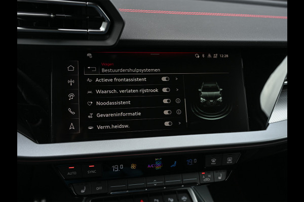 Audi A3 Sportback 45 TFSI e S edition Competition | Panoramadak | 5 jr garantie | Ambiance interieur | Active Cruise | Sonos Sound | S-Seats + Memory | Head-Up | Camera | Stoelverwarming | Keyless