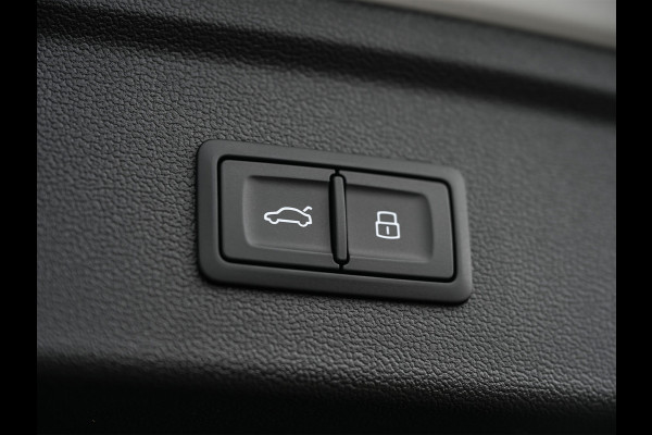 Audi A3 Sportback 45 TFSI e S edition Competition | Panoramadak | 5 jr garantie | Ambiance interieur | Active Cruise | Sonos Sound | S-Seats + Memory | Head-Up | Camera | Stoelverwarming | Keyless