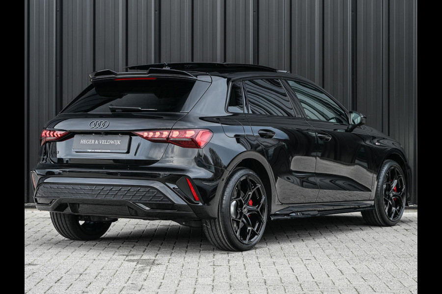 Audi A3 Sportback 45 TFSI e S edition Competition | Panoramadak | 5 jr garantie | Ambiance interieur | Active Cruise | Sonos Sound | S-Seats + Memory | Head-Up | Camera | Stoelverwarming | Keyless
