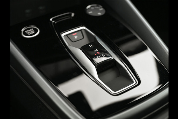 Audi A3 Sportback 45 TFSI e S edition Competition | Panoramadak | 5 jr garantie | Ambiance interieur | Active Cruise | Sonos Sound | S-Seats + Memory | Head-Up | Camera | Stoelverwarming | Keyless