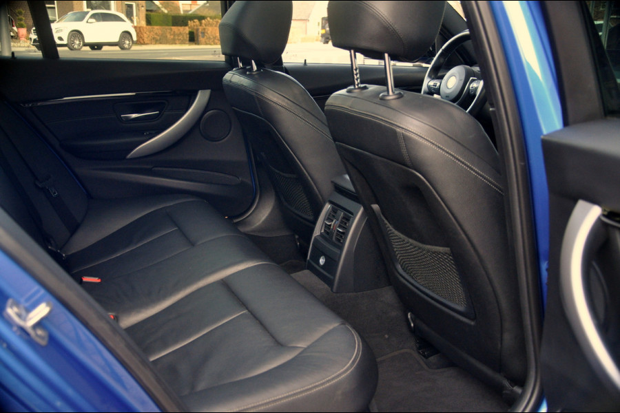 BMW 3 Serie Touring 320i M Sport Edition | Panoramadak | HUD | Trekhaak