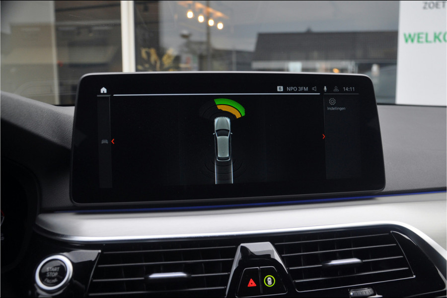 BMW 5 Serie Touring 518d High Executive M-Sport Edition | 20 inch | Panoramadak | Comfortstoelen