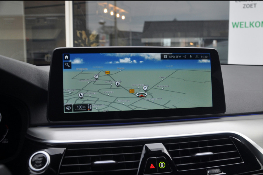 BMW 5 Serie Touring 518d High Executive M-Sport Edition | 20 inch | Panoramadak | Comfortstoelen