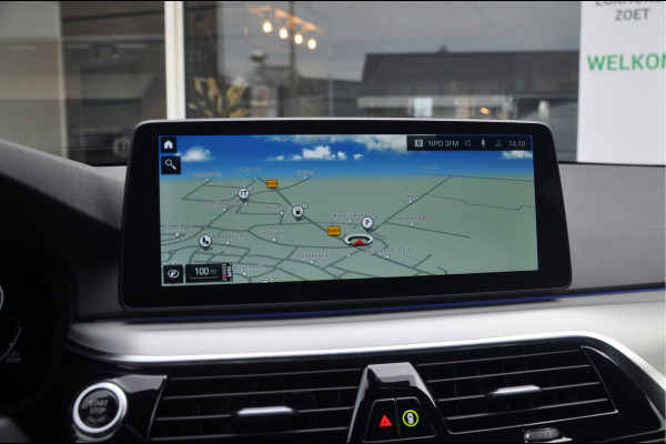 BMW 5 Serie Touring 518d High Executive M-Sport Edition | 20 inch | Panoramadak | Comfortstoelen