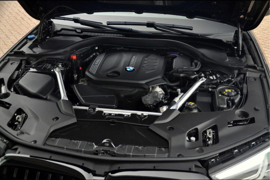 BMW 5 Serie Touring 518d High Executive M-Sport Edition | 20 inch | Panoramadak | Comfortstoelen