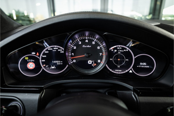 Porsche Cayenne 4.0 Turbo - Origineel NL | Sport Chrhono + | Luchtvering | Elek. Trekhaak