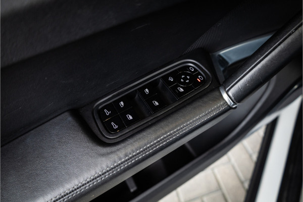 Porsche Cayenne 4.0 Turbo - Origineel NL | Sport Chrhono + | Luchtvering | Elek. Trekhaak