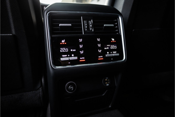Porsche Cayenne 4.0 Turbo - Origineel NL | Sport Chrhono + | Luchtvering | Elek. Trekhaak