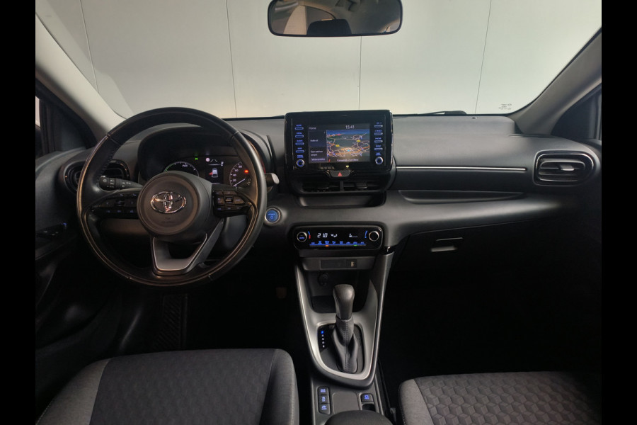 Toyota Yaris 1.5 Hybrid 115 Comfort Rijklaar + 12 maanden Bovag-garantie Henk Jongen Auto's in Helmond,  al 50 jaar service zoals 't hoort!