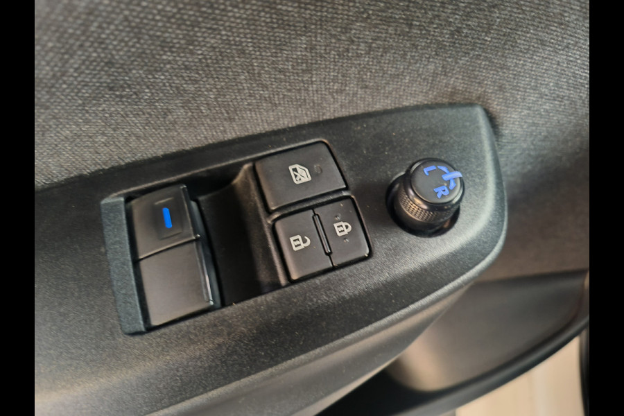 Toyota Yaris 1.5 Hybrid 115 Comfort Rijklaar + 12 maanden Bovag-garantie Henk Jongen Auto's in Helmond,  al 50 jaar service zoals 't hoort!