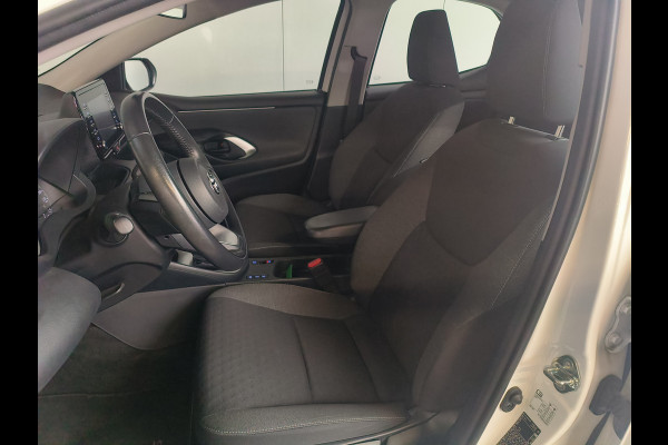 Toyota Yaris 1.5 Hybrid 115 Comfort Rijklaar + 12 maanden Bovag-garantie Henk Jongen Auto's in Helmond,  al 50 jaar service zoals 't hoort!