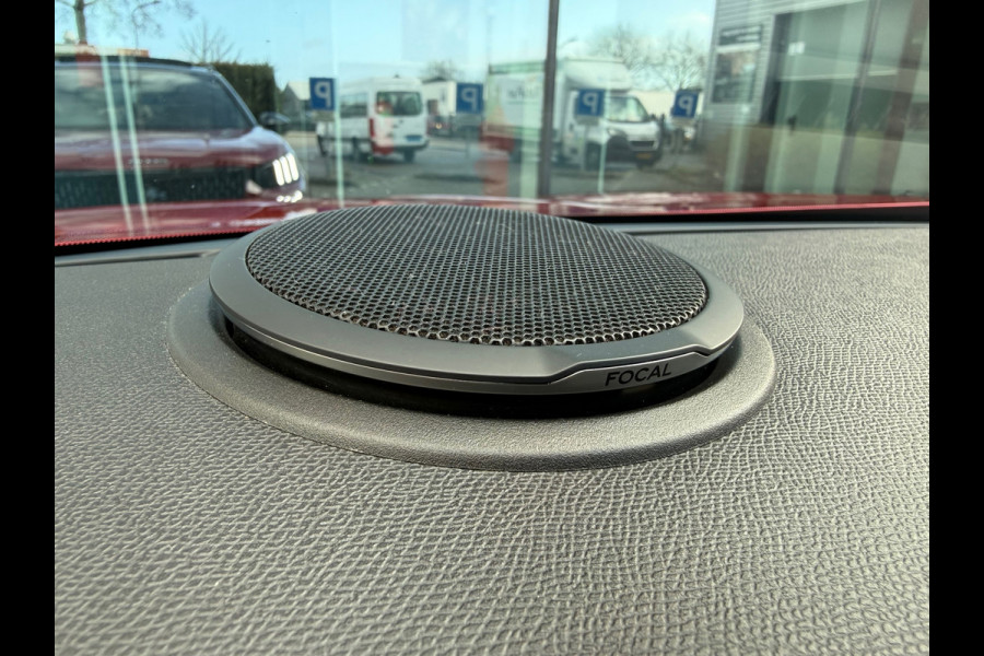 Peugeot 2008 1.2 Turbo GT-Line 155pk - Automaat - Panodak - Navi - Winterpakket - Climate